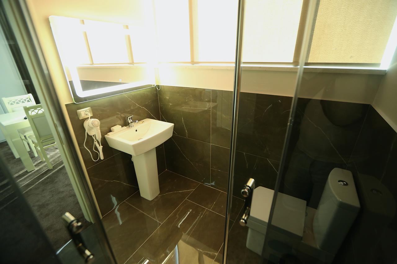 Hotel Vllaznia Shkodër Dış mekan fotoğraf