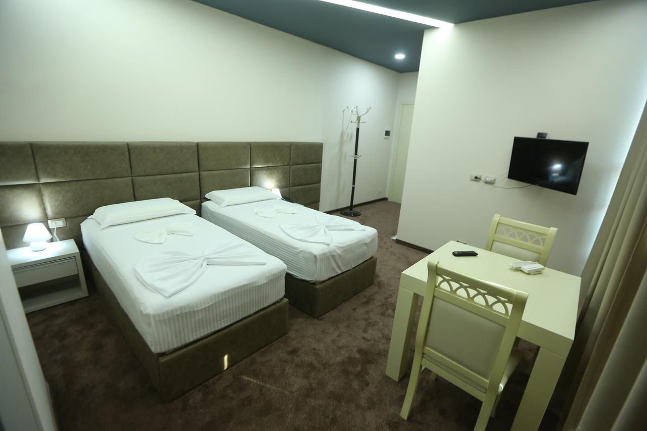 Hotel Vllaznia Shkodër Dış mekan fotoğraf