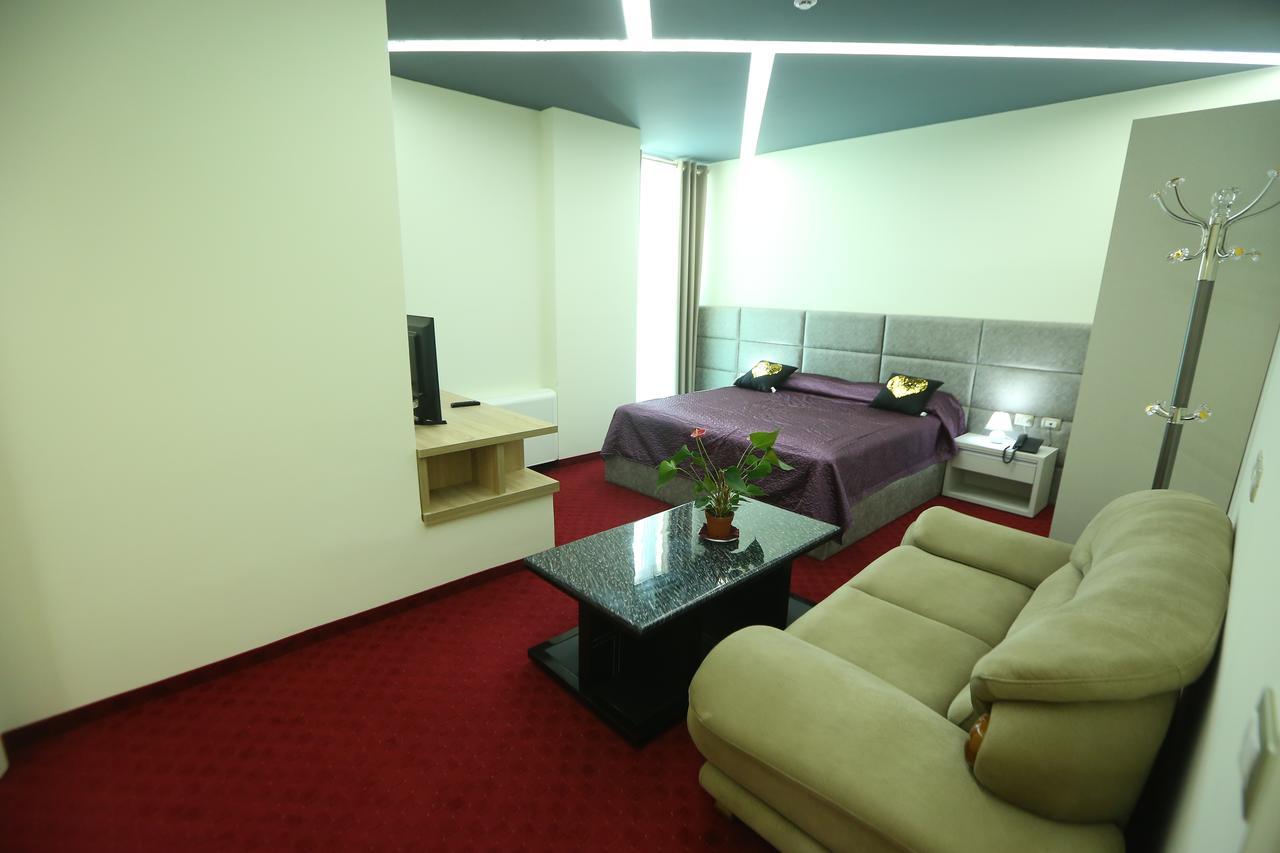 Hotel Vllaznia Shkodër Dış mekan fotoğraf